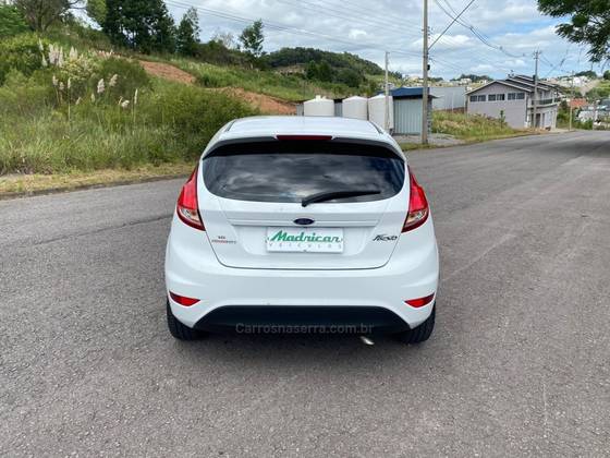 FORD FIESTA 1.6 TITANIUM HATCH 16V FLEX 4P POWERSHIFT